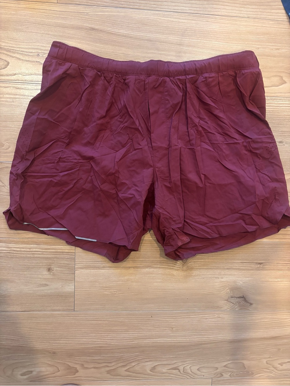 lululemon athletica Men's Athletic Shorts in Burgundy